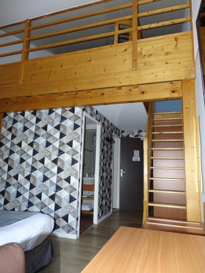 Logis Hotel Les 3 Marchands Bressuire Kültér fotó
