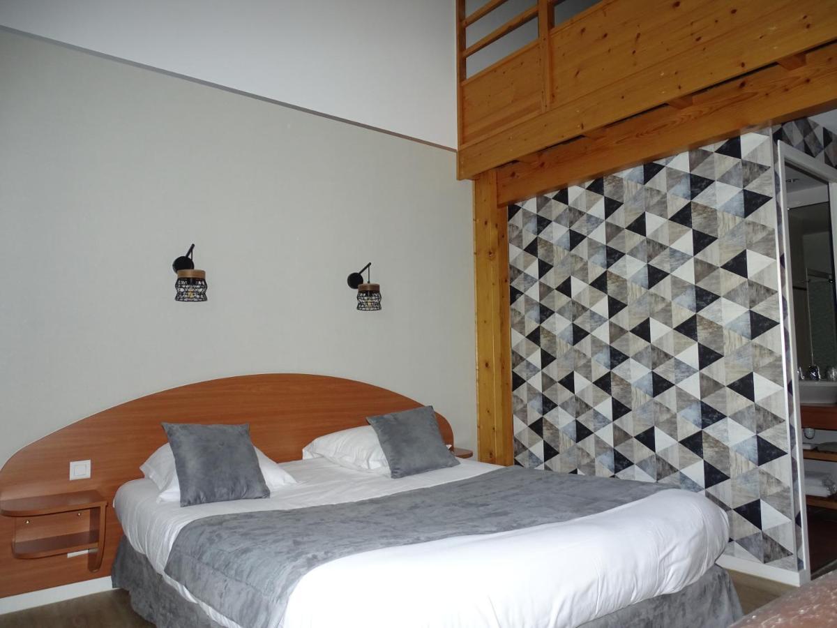 Logis Hotel Les 3 Marchands Bressuire Kültér fotó