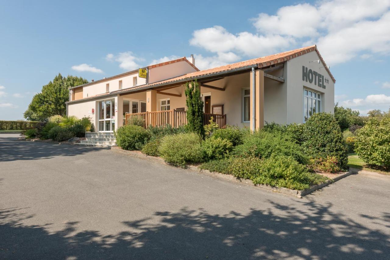 Logis Hotel Les 3 Marchands Bressuire Kültér fotó